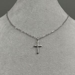Silver Cross Necklace Non-tarnish Stainless-Steel Unisex Cross Pendant Necklace